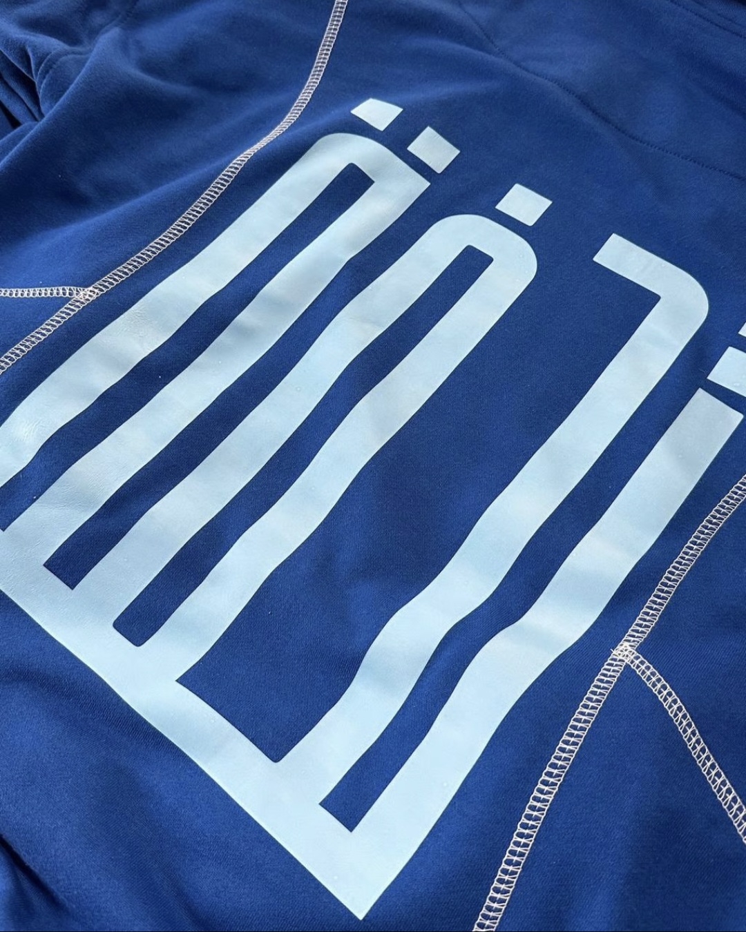 Tuhfa's blue hoodie — visuel 4